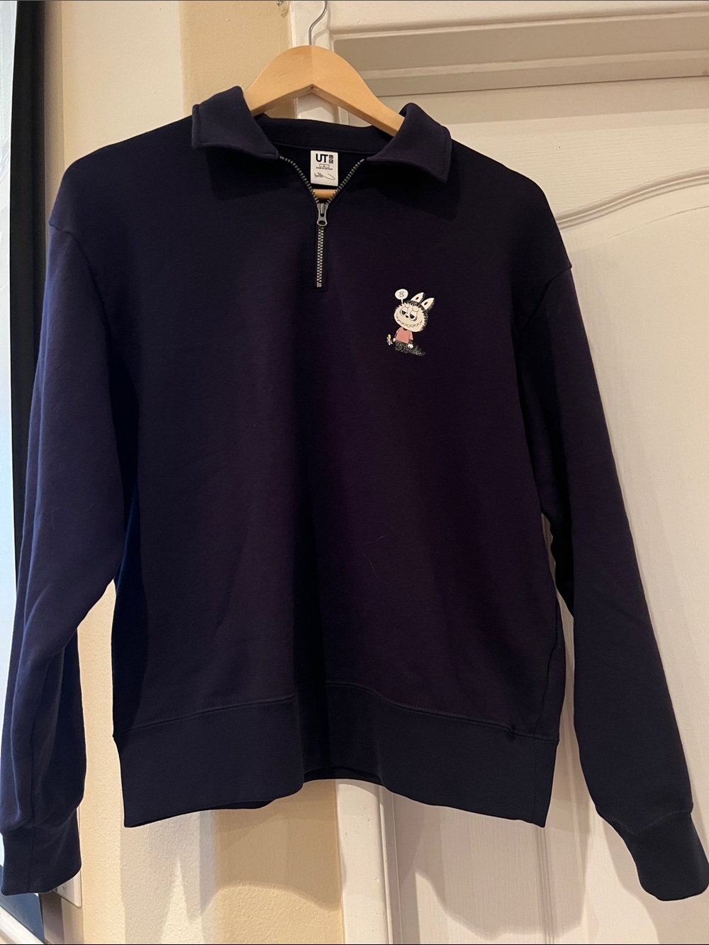 Uniqlo Navy Half-Zip Sweatshirt Labubu large